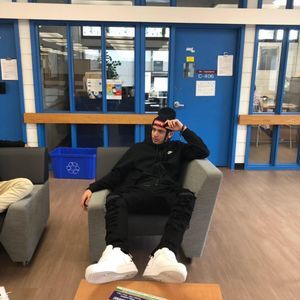 Meet your Posher, Roni